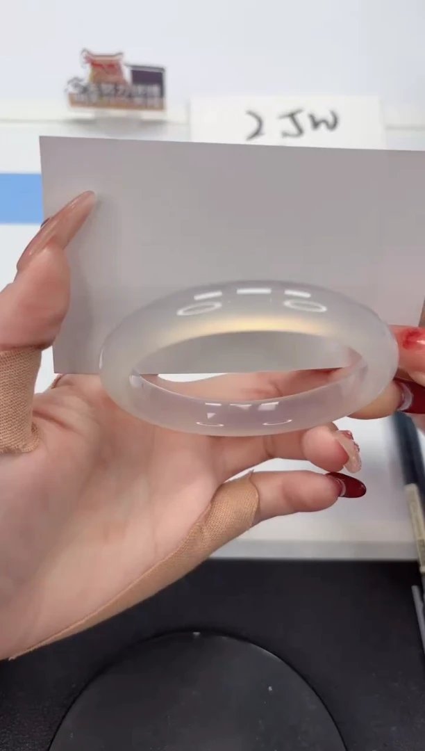 【闪购商品】石英质玉手镯未镶嵌A58-58.6