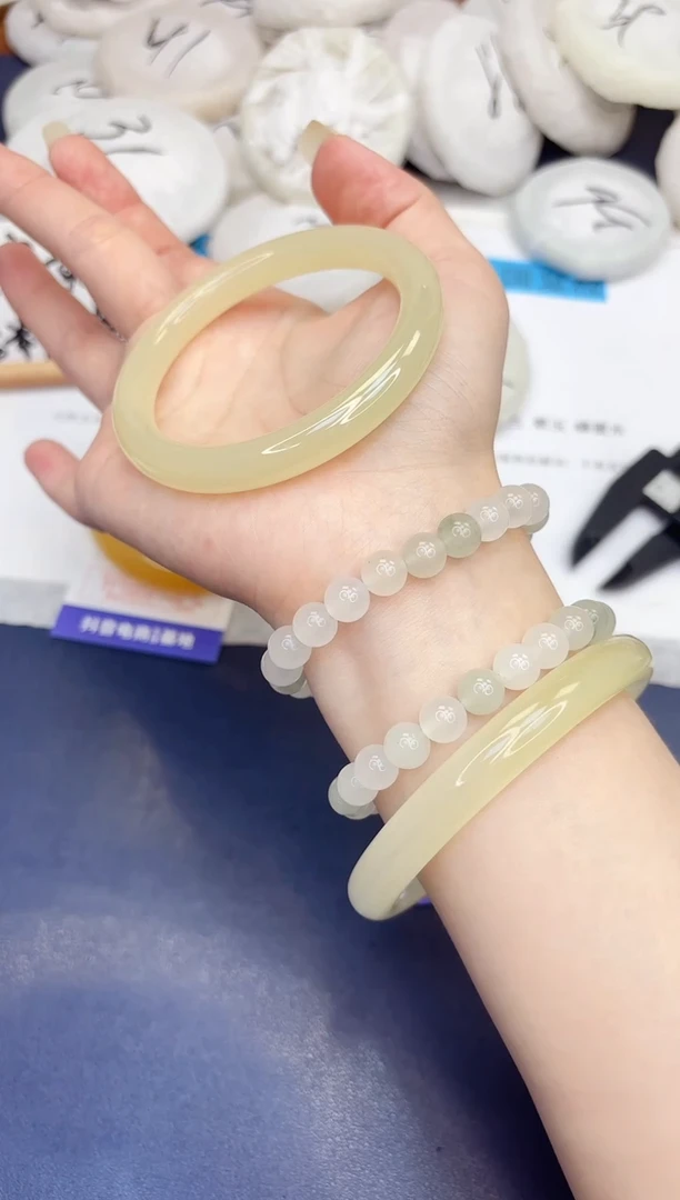 石英质玉手镯未镶嵌155-美人条晴水-圈口59