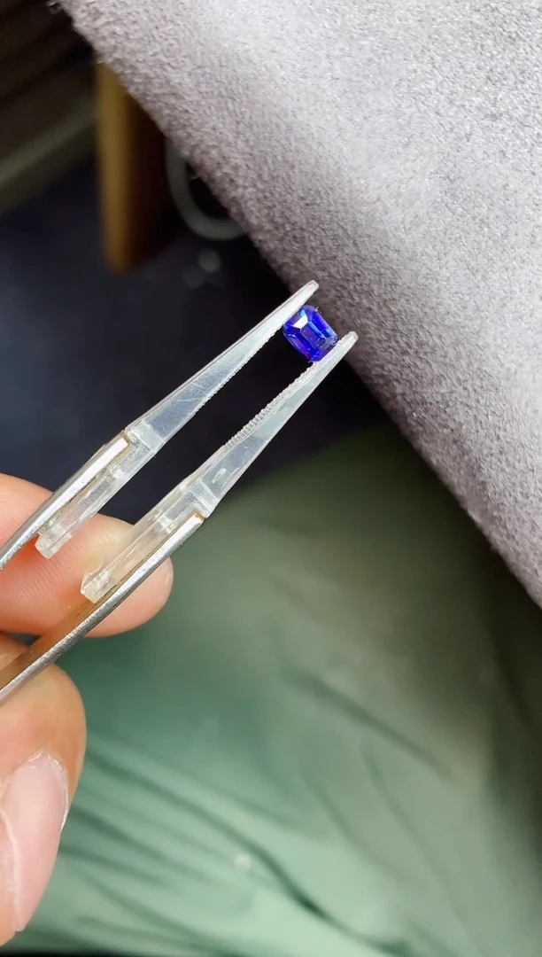 裸石蓝宝石0.88ct