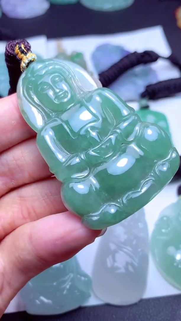 颈饰未镶嵌翡翠天然翡翠A货 天然翡翠A货 多样性发货 发其一