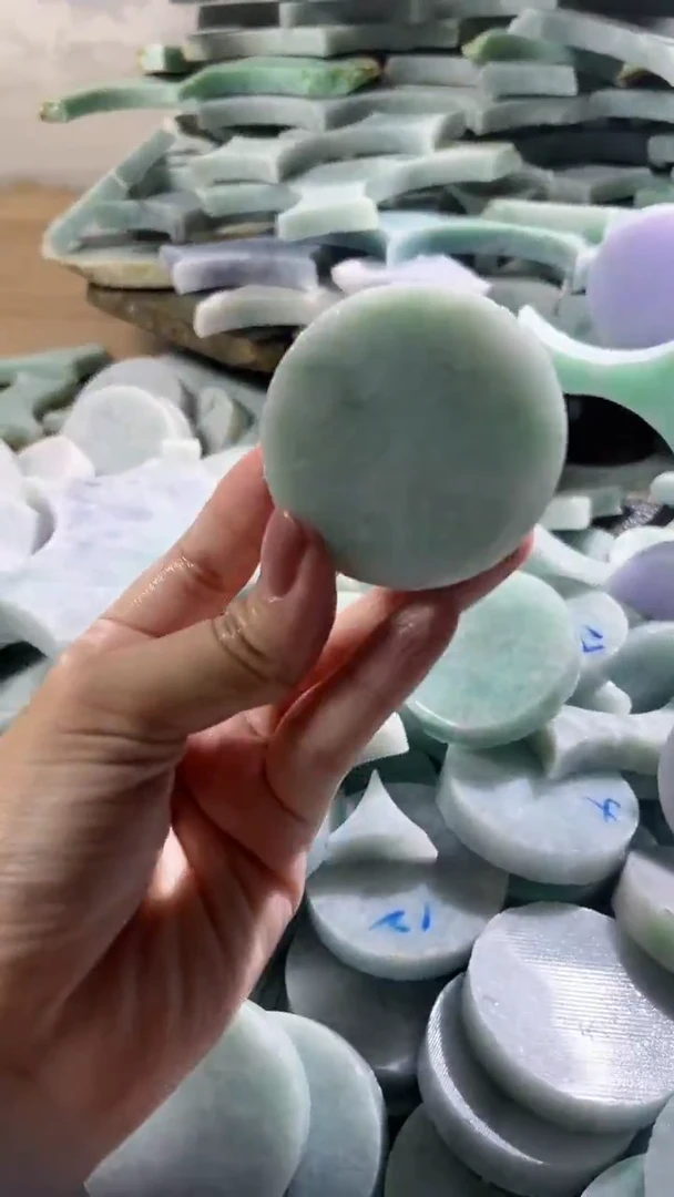 颈饰未镶嵌翡翠缅甸翡翠A货钟140