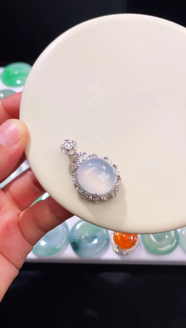 颈饰18K金镶嵌翡翠【59】33.8   23.4   16mm