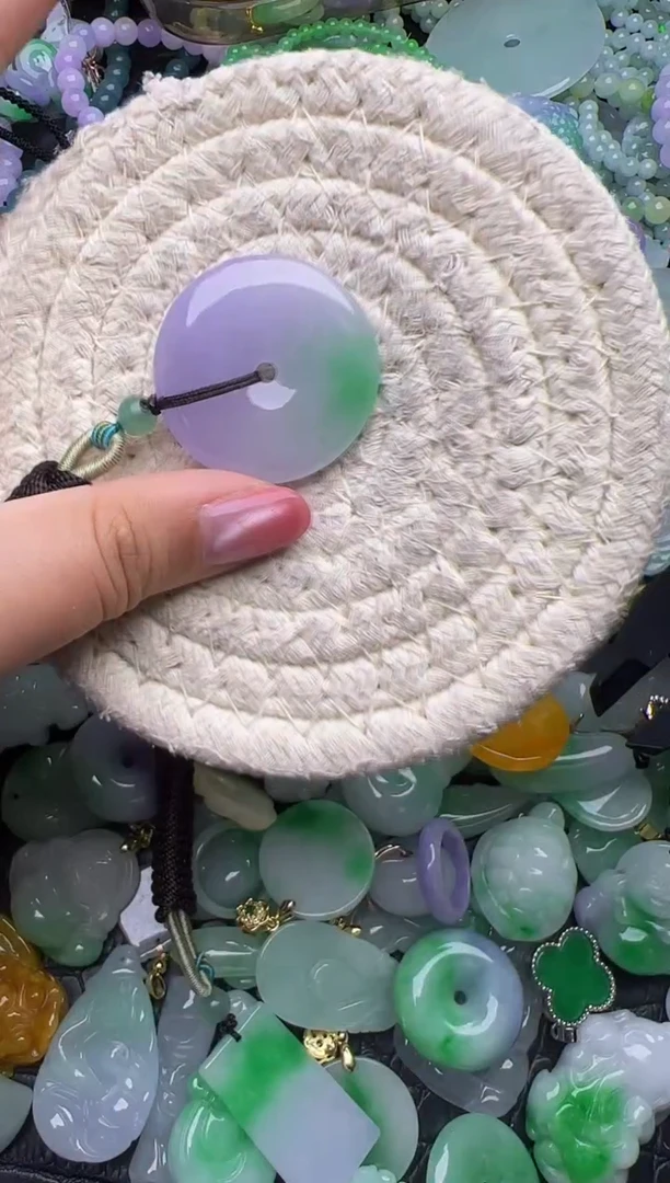 颈饰未镶嵌翡翠天然缅甸翡翠吊坠
