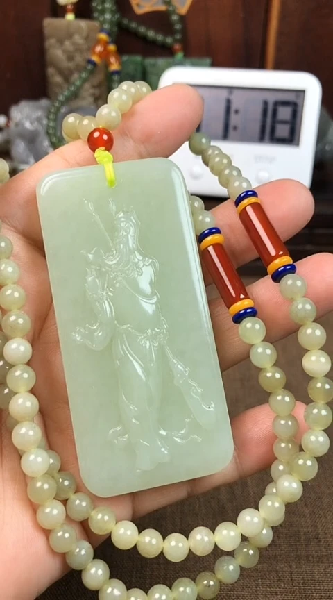 和田玉未镶嵌颈饰 汤司令王