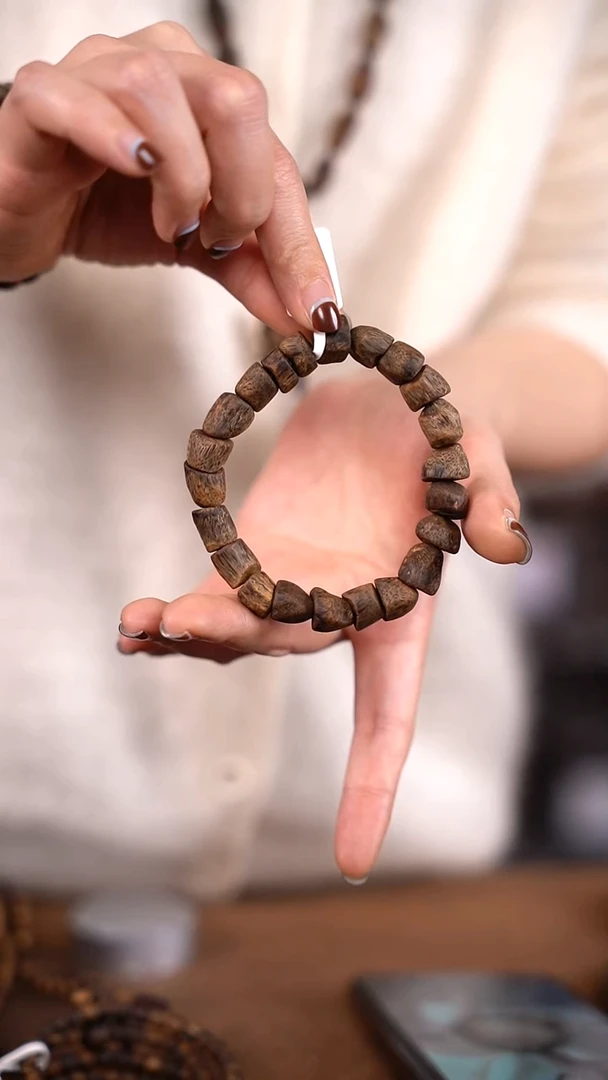 沉香手串【沉水树丁】棋楠随型树丁单圈手串