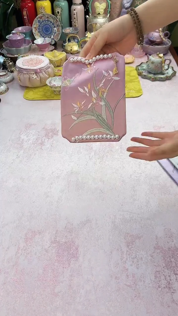 36 钉珠兰花小茶席
