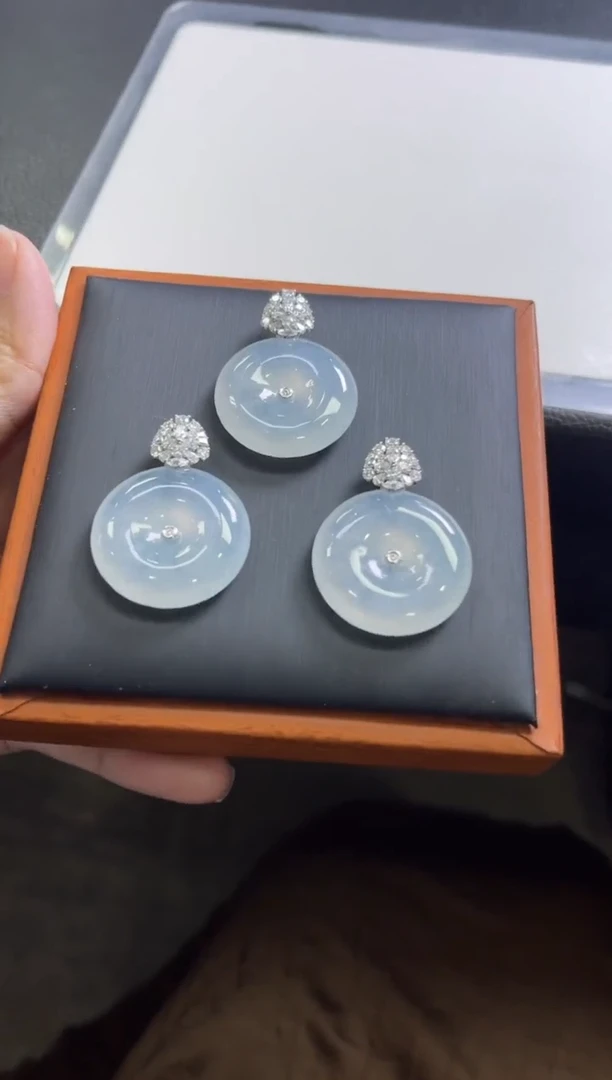 未镶嵌手镯定制翡翠R***n定制手镯不退不换