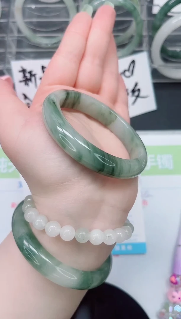 【闪购商品】石英质玉手镯未镶嵌a317