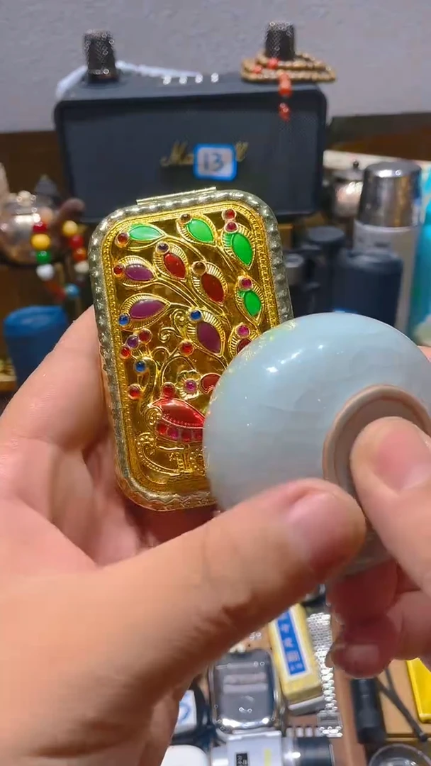 瓷片闪购商品 如图所示