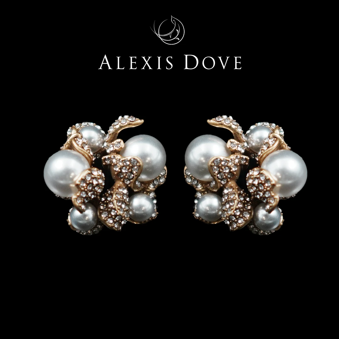 铜合金仿珍珠耳饰 复古满镶珠珠花朵耳钉