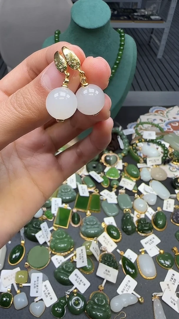 银S925镶嵌和田玉耳饰1