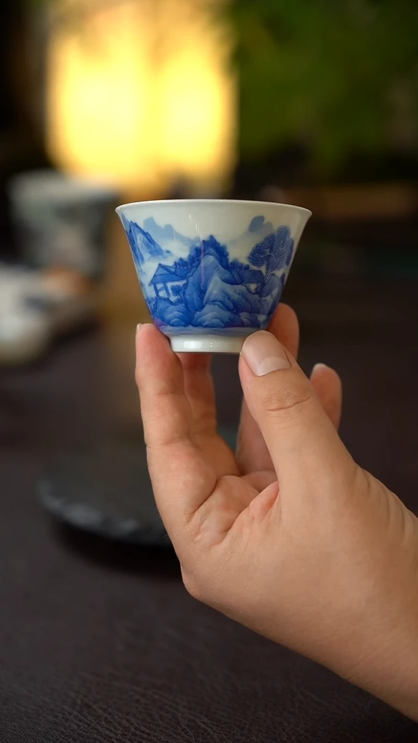 景德镇全手工手绘青花山水铃铛杯