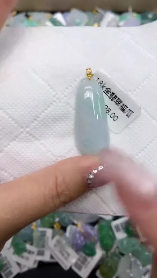 颈饰18K金镶嵌翡翠111111111111