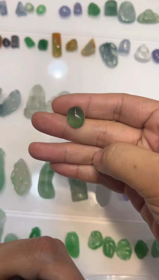 【闪购商品】定制翡翠未镶嵌蛋面