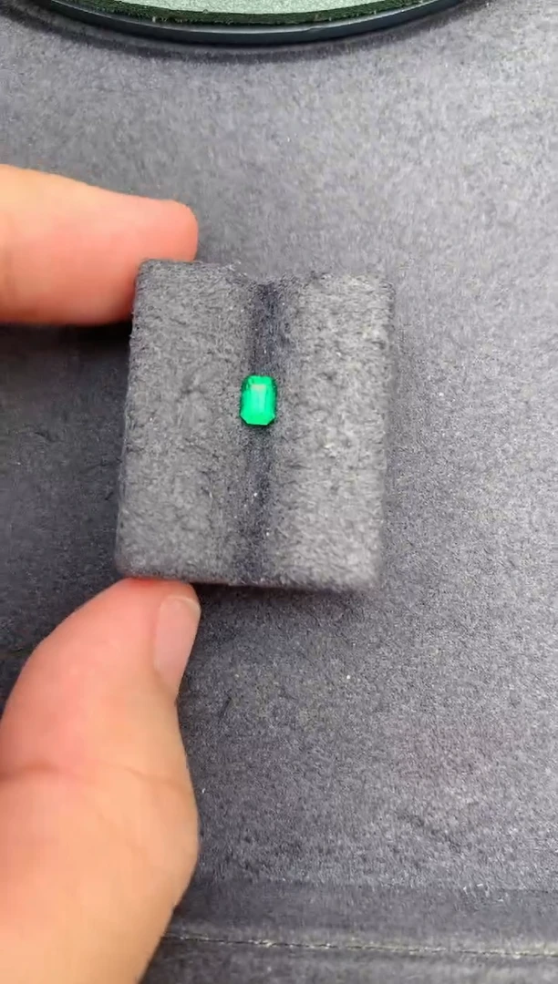 裸石未镶嵌祖母绿27分祖母绿 BE