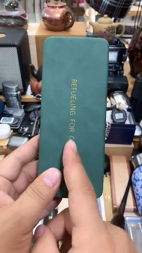 瓷片闪购商品  如图所示