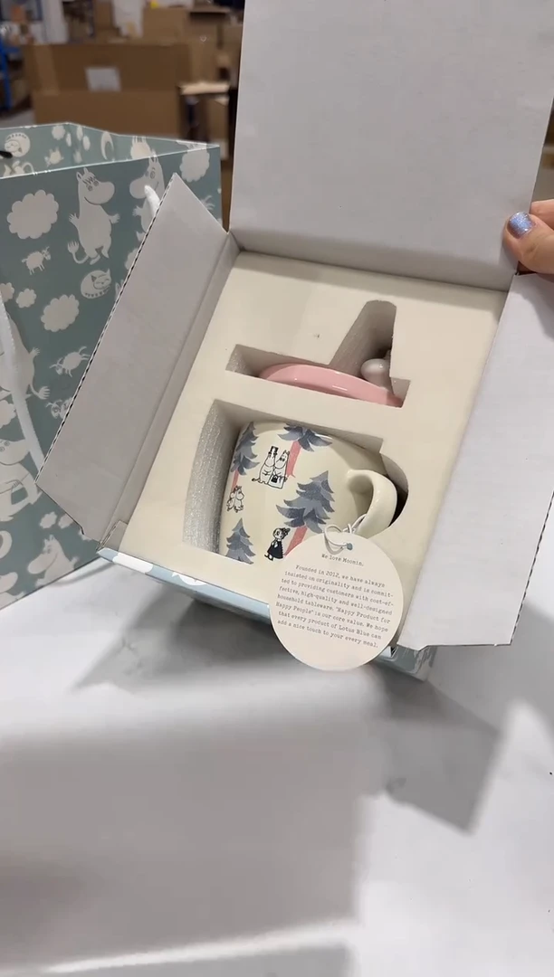 瓷片姆明的松树林公仔盖杯
