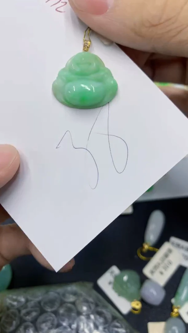 颈饰18K金镶嵌翡翠1111111111111