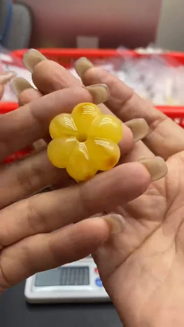 琥珀未镶嵌珠宝奇石2071