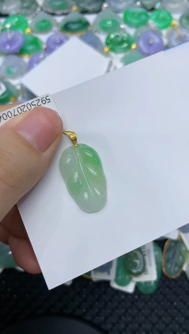 【闪购商品】翡翠颈饰18K金镶嵌111111111