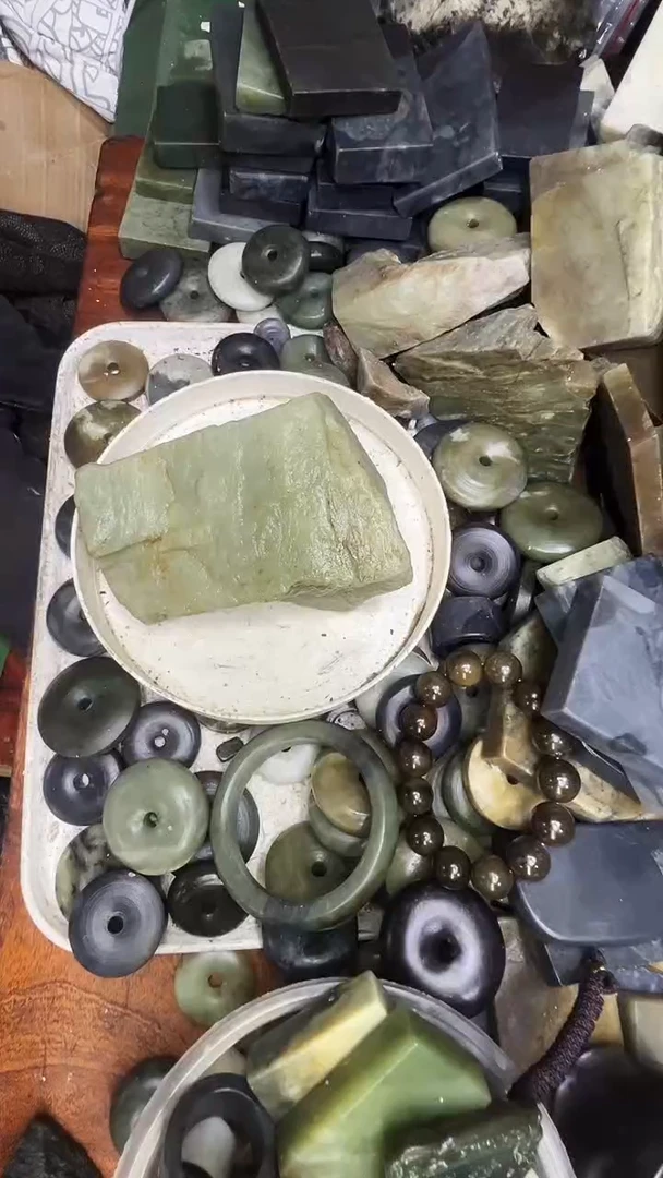 未镶嵌和田玉珠宝半成品毛料