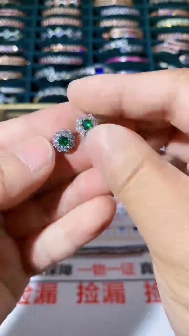 【闪购商品】透辉石耳饰未镶嵌透辉石