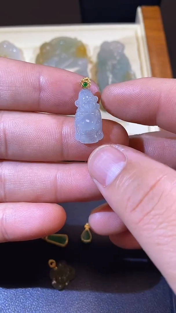 【闪购商品】翡翠吊坠(不含链)18K金镶嵌缅甸天然A货翡翠