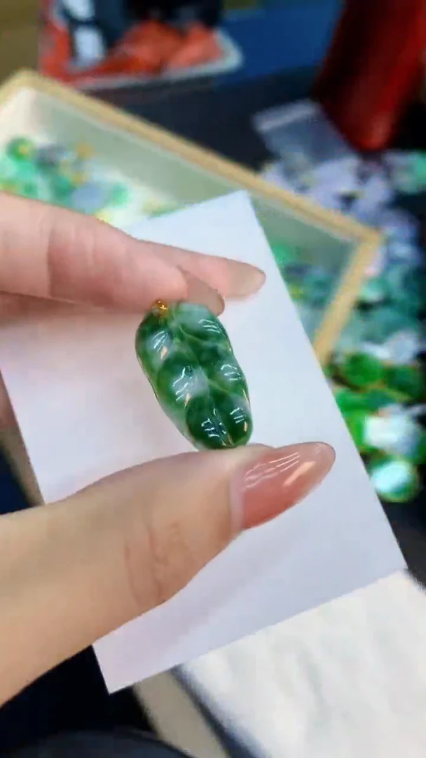 翡翠18K金镶嵌吊坠(不含链)1