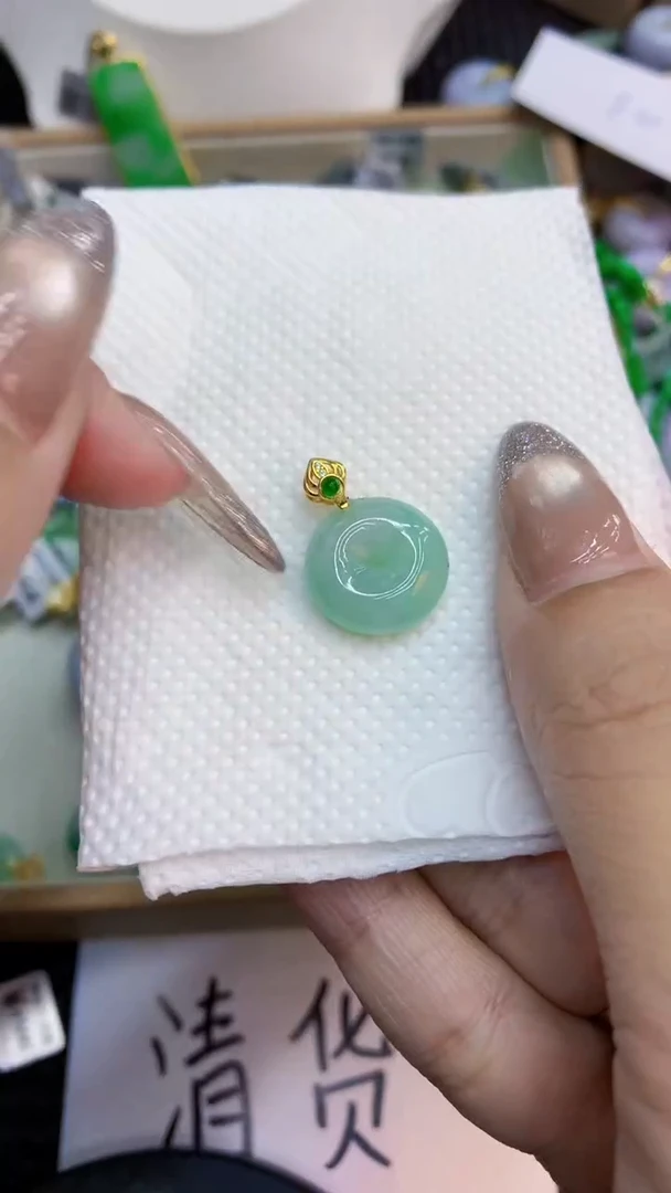 颈饰未镶嵌翡翠1