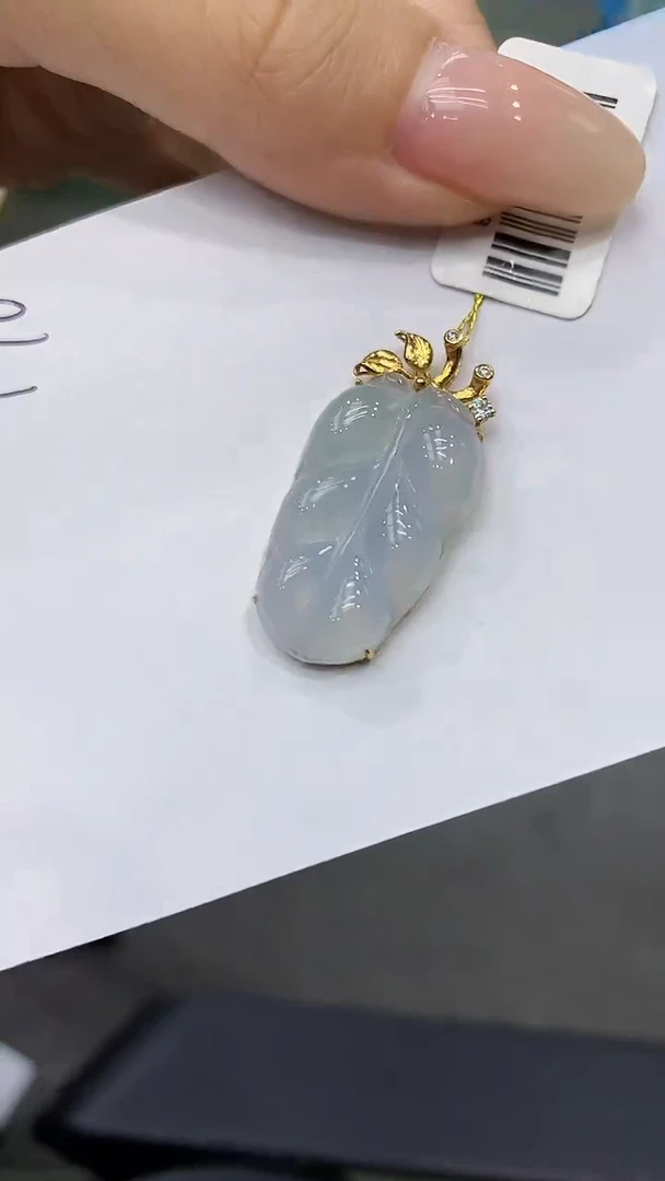 翡翠18K金镶嵌颈饰111111111111