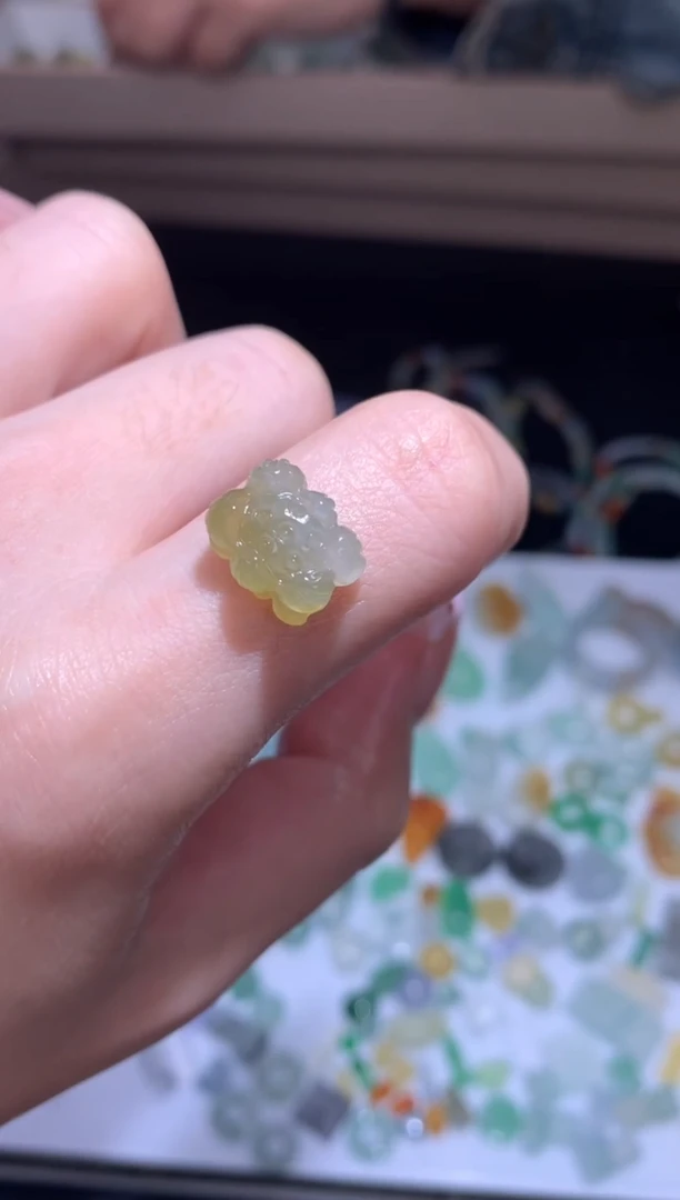 未镶嵌定制翡翠莲花