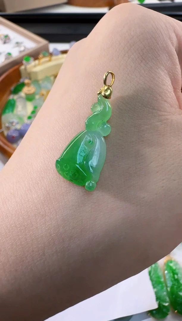 翡翠18K金镶嵌吊坠(不含链)缅甸A货翡翠