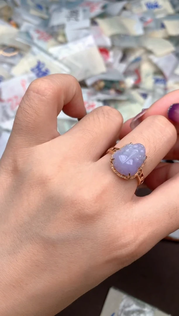 18K金镶嵌挂件翡翠一