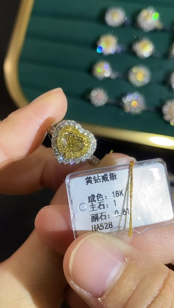 18K金镶嵌戒指钻石0584