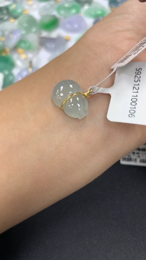 颈饰18K金镶嵌翡翠a货假一赔三支持复检百元上9元证书费自理