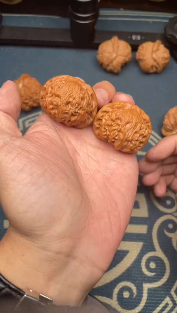 文玩核桃吊坠宫灯保39+