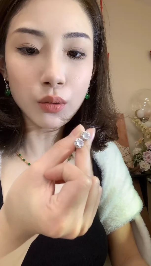 18K金镶嵌翡翠耳饰A5