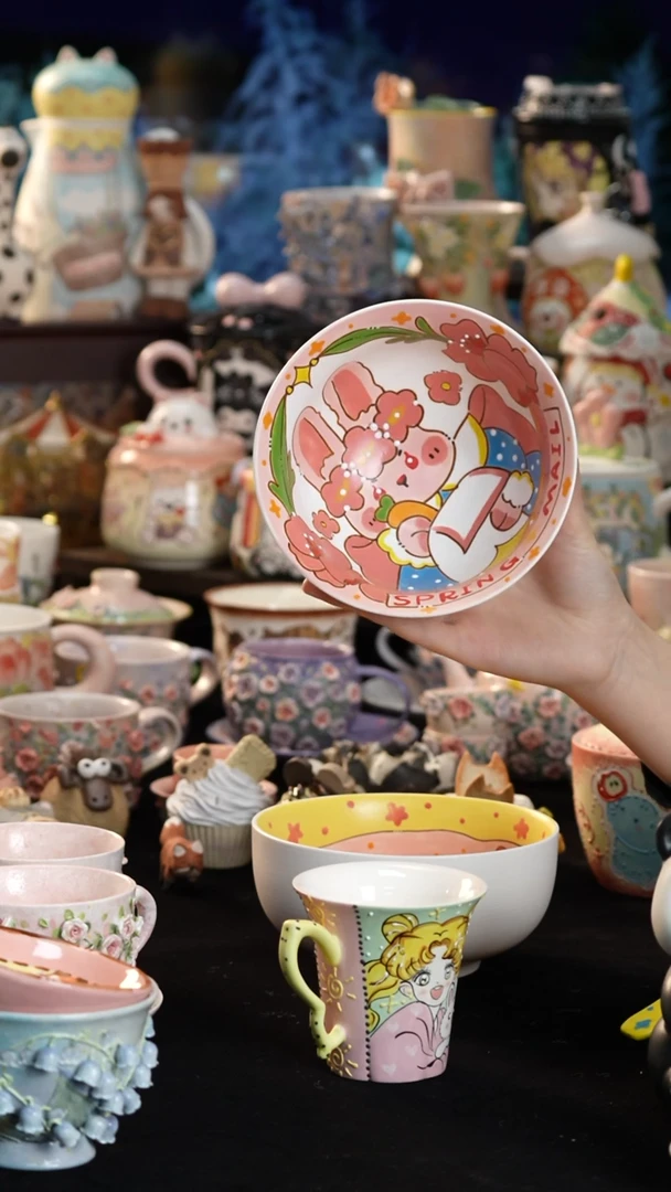 摆件陶景德镇釉下彩手绘设计师款陶瓷