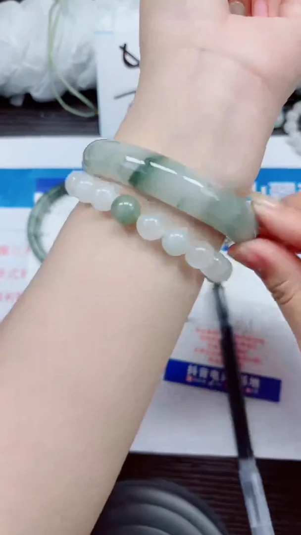 石英质玉手镯未镶嵌A108-62.63