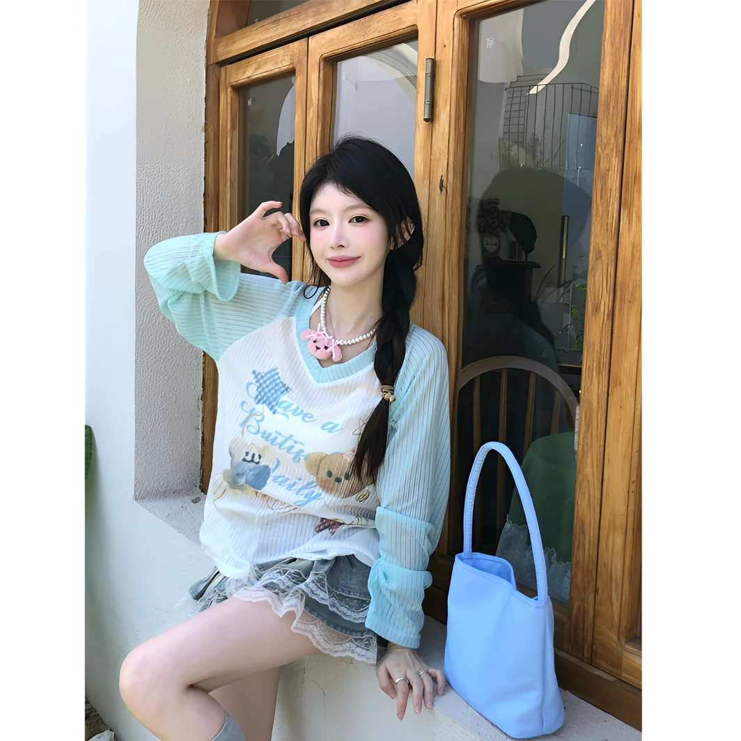 2025夏季新款甜美风小熊印花V领长袖罩衫女宽松显瘦休闲防晒上衣