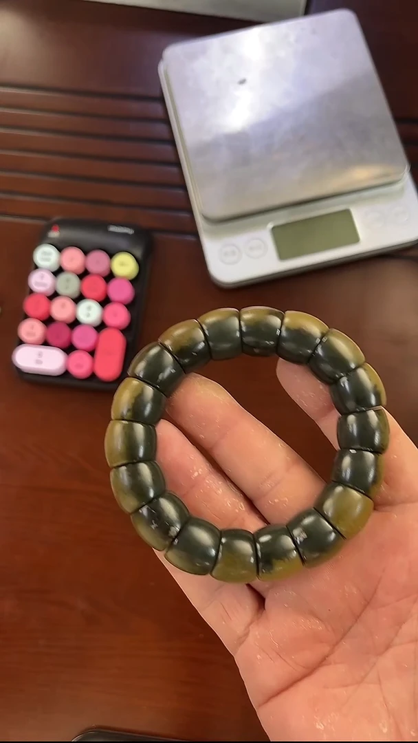 未镶嵌手链透闪石质玉河磨玉手串