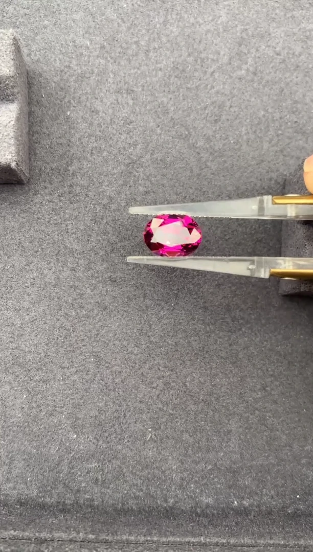 未镶嵌珠宝半成品石榴石3.4ct镁铝榴石  定制  GH