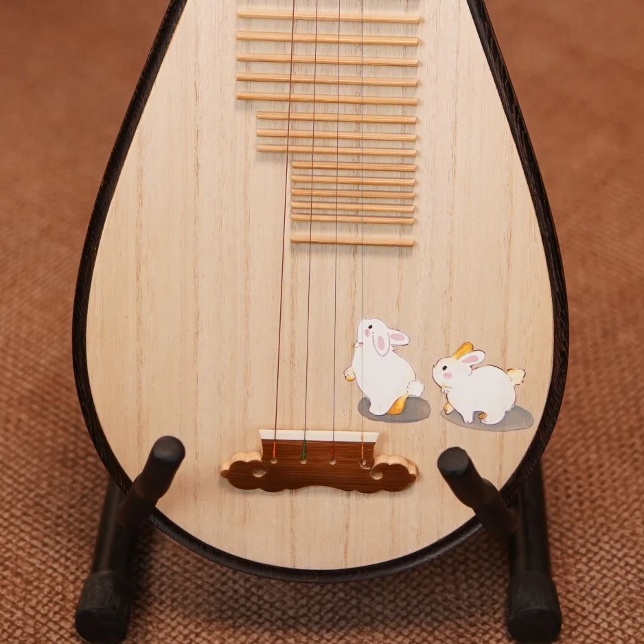 秦弦唐音监制-儿童萌兔鸡翅木琵琶