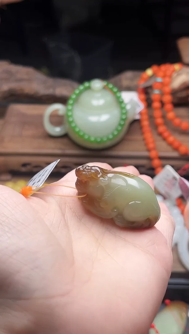 吊坠(不含链)未镶嵌和田玉若羌糖黄 貔貅9015945