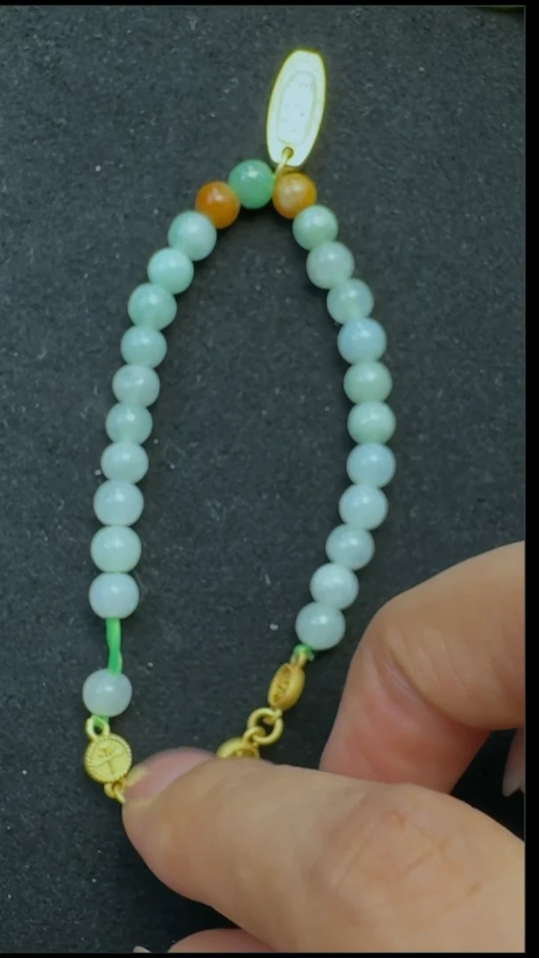 银S925镶嵌翡翠耳饰给***点俘虏