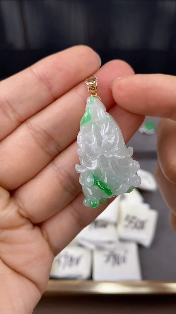 【闪购商品】翡翠吊坠(不含链)18K金镶嵌翡翠白菜