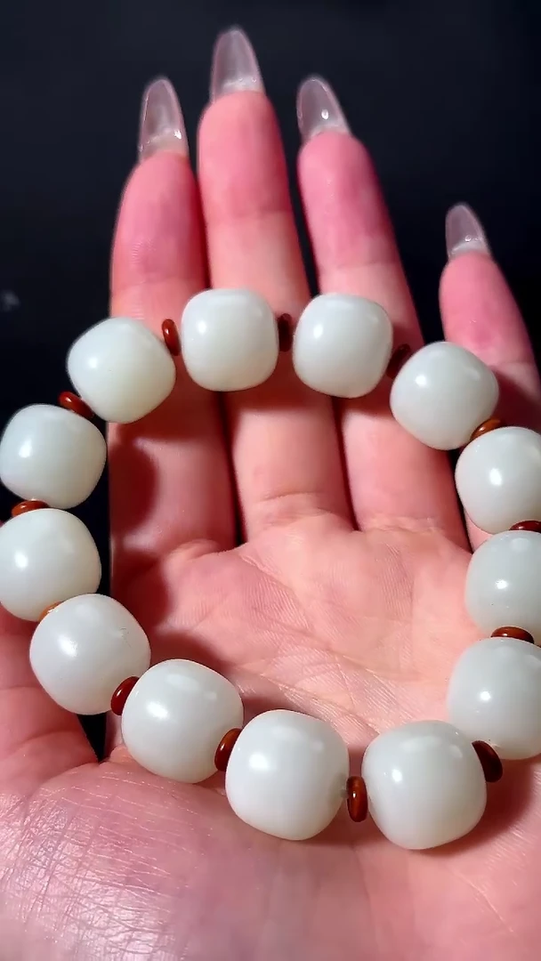 未镶嵌和田玉把件手串