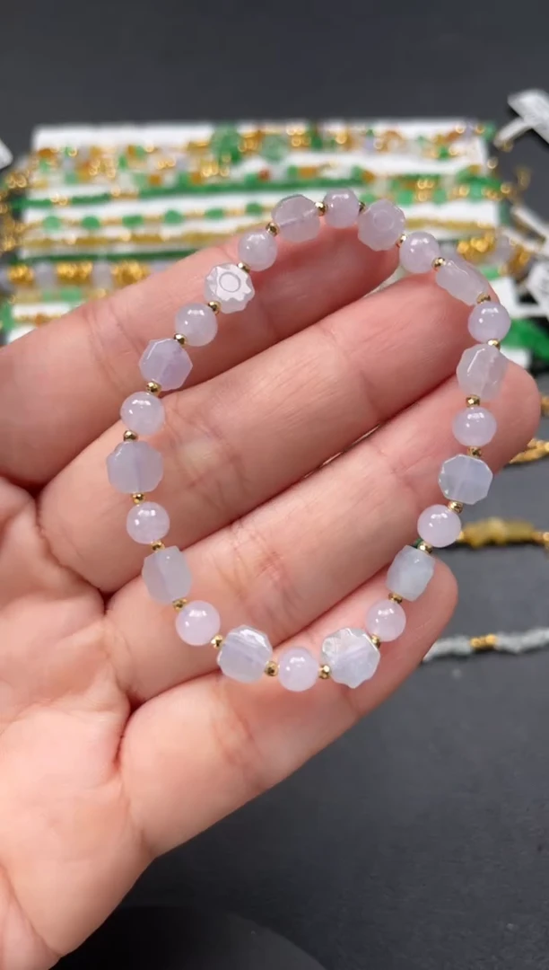 套链18K金镶嵌翡翠一条  P513