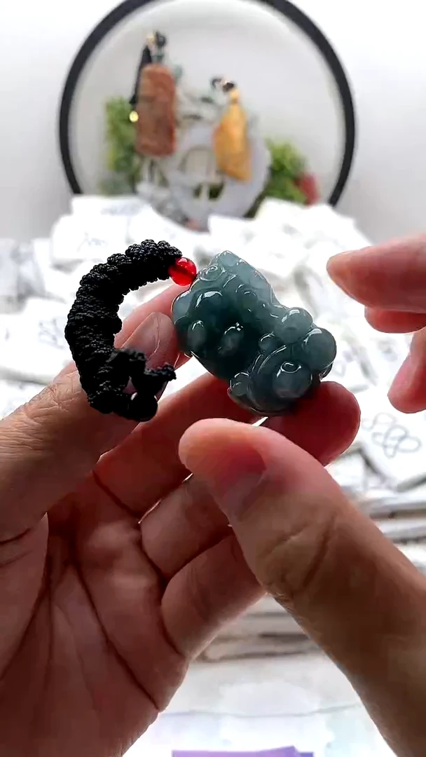 颈饰未镶嵌翡翠貔貅