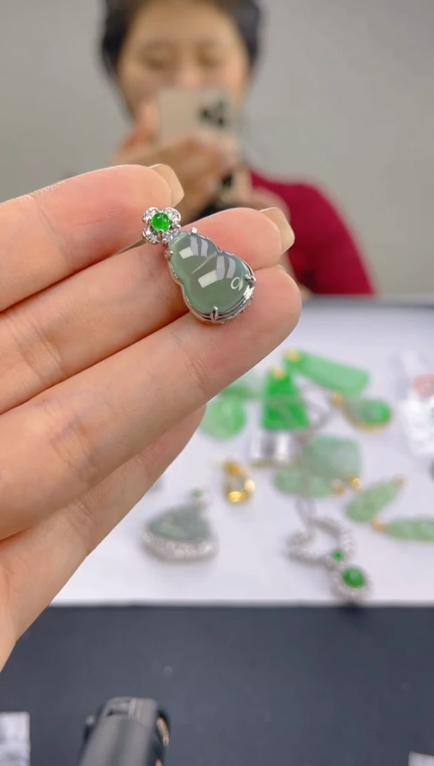 翡翠未镶嵌颈饰天然A货翡翠